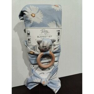 NEW Toby Swaddle Baby Boy Blanket 30X40 Wrap, HEADBAND & Rattle 3 Piece Set BLUE